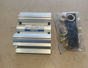 FESTO Manifold Series J513. Type 15861.  PRS-1/4-2 B.  PRS142B. RS 202-2782 - Picture 1 of 2