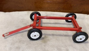 Vintage Tru-Scale Pressed Steel 1/16 White Rim Red 4-Wheel Farm Wagon Chassis - Picture 1 of 6