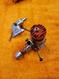 McCoy motor - McCoy 35 RC motor w/ Muffler red Head vintage Shiny - JT25 - Picture 1 of 17