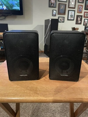 Altavoces Realistic Minimus 7 negros. Bonita forma. Par 1. Foto 1 de 3