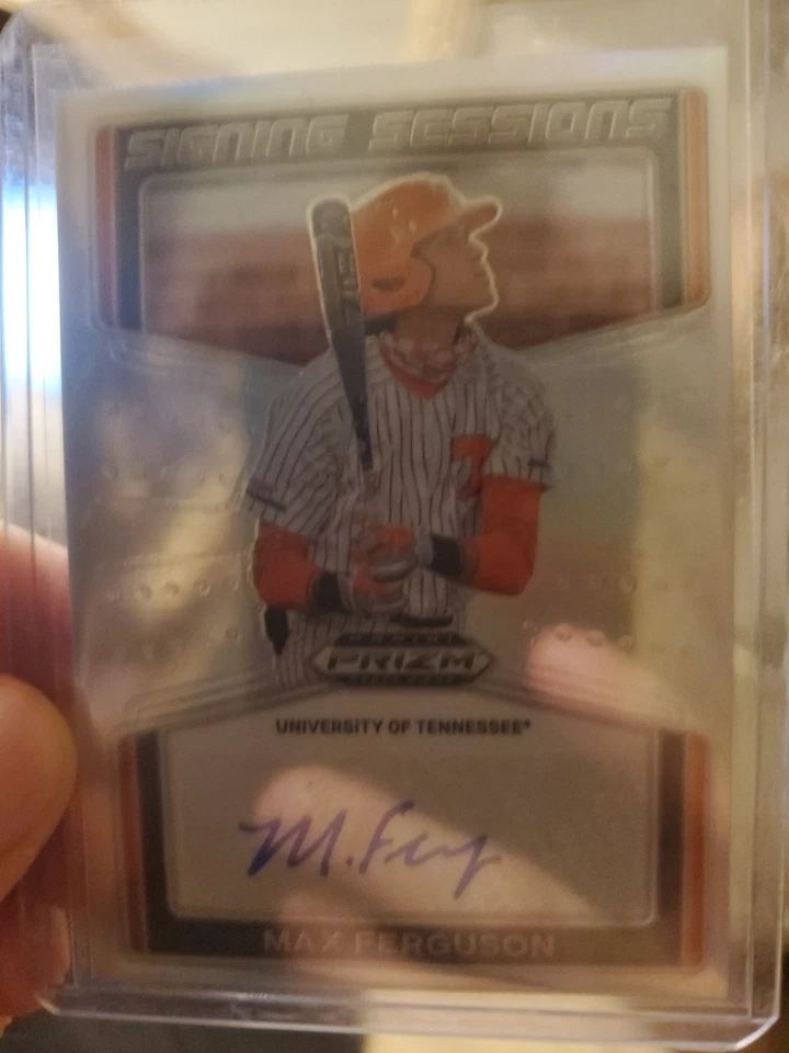 📈 2022 Prizm Draft Picks Max Ferguson Signing Sessions Silver Prizm Auto #SS-MX - Image 1 of 4