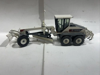 NZG 703 Terex TG 190A Grader 1/50 Die-cast - Image 1 of 4