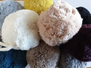 Hygge Pompom chiave/cuscino nappa - Foto 1 di 10