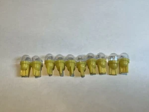 Pinball LED Bulbs 555 CLEAR DOME YELLOW 10 pieces - Picture 1 of 2