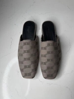 Acogedoras mulas con monograma Balenciaga marrón talla 39  Foto 1 de 4