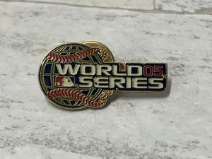 2005 MLB World Series Astros Chicago White Sox Hat Lapel Hat Pin Pinback - Picture 1 of 4