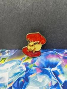 Pokemon TCG Official Flareon Vmax Emaille Metall Sammler Pin Badge - Bild 1 von 1