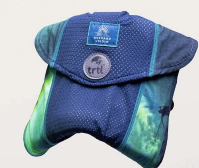 Almohada de viaje de refrigeración Trtl Foto 1 de 4