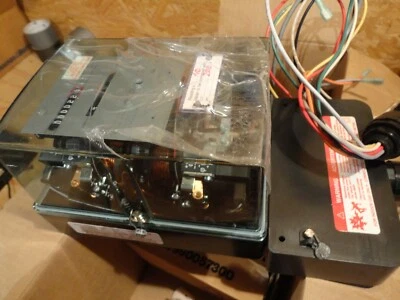 ELECTRIC METERING CORP EMC/IP-1V2A4WY-IP5VEX medidor de vatios-hora 200A trifásico Foto 1 de 4