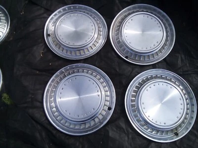 Pontiac Bonneville 1960, Catalina, Safari 14" cubiertas de rueda, tapacubos, juego de 4 Foto 1 de 4