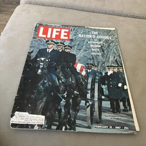 Life Magazine February 10 1967 America Says Goodby to Grissom White and Chaffee - Bild 1 von 3
