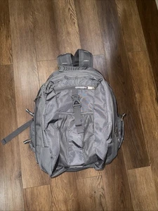 Eastsport XL Expansion Rucksack 18"x16"X10" gepolstert stark Laptopfach Neu ohne Etikett - Bild 1 von 8