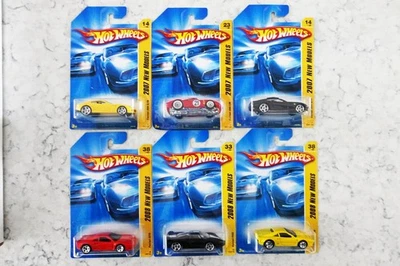Lot of 6 Hot Wheels New Models Ferrari on card, 2007-2008 - Image 1 of 2