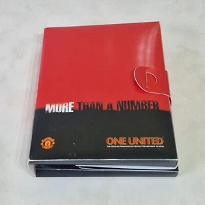 Memorabilia coleccionable paquete oficial de membresía del Manchester United 2005/06 en muy buena condición - Imagen 1 de 17