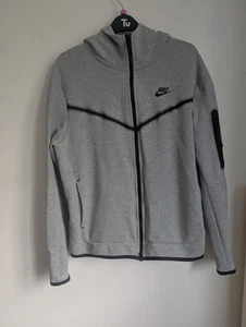 Nike Sportswear Felpa con cappuccio e cerniera - Grigio (CU4489063) Taglia M (T20) - Foto 1 di 8