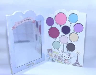 Paleta de 8 sombras de ojos y 2 rubores Hello Kitty de Sanrio Mon Amour nuevo en caja muy buen estado Foto 1 de 4