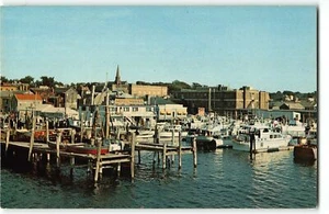 Newport, RI, Motel Marina - Waterfront at Queen of Summer Resorts cartolina d'epoca - Foto 1 di 2