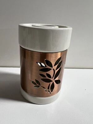 The Body Shop Candle Holder/Oil Warmer Ornate Metal Floral Over Ceramic 5" - Изображение 1 из 4