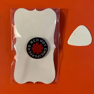 RED HOT CHILI PEPPERS ENAMEL ROCK MUSIC BAND PIN METAL PINBACK LAPEL BADGE - NEW - Picture 1 of 1
