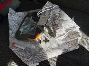 Condor Amenity Kit Business Class, Wäschesack, Reiseutensilien, Charity - Bild 1 von 2