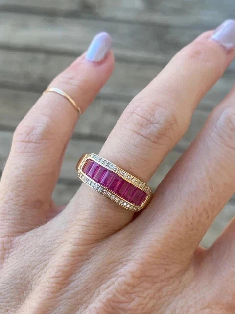 Lab-Created Red Ruby 2Ct Baguette Cut Wedding Band Ring 14K Yellow Gold Plated Foto 1 de 1