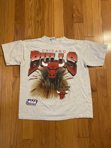 Vintage Chicago Bulls 1996 Playoffs Breaking Through Big Print Shirt Size L Cover