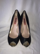 betsey johnson harbur pump