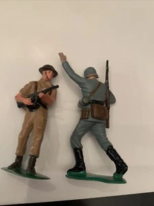 MARX WARRIORS OF THE WORLD PLASTIC painted TOY SOLDIER WWII Lot Of 2 - Picture 1 of 8