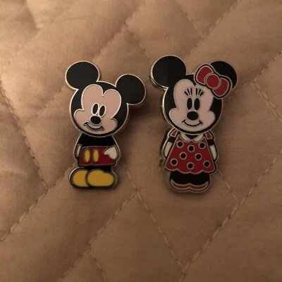 DISNEY WDW 2008 MICKEY AND MINNIE MOUSE WAVING CUTE CHARACTERS 2 PIN MINI SET - Image 1 of 2