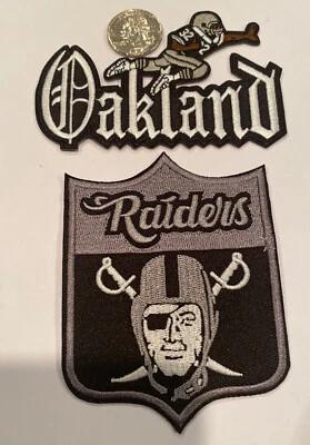 (2)-OAKLAND RAIDERS VINTAGE Estilo PARCHES BORDADOS PLANCHA. ¡HERMOSO! Foto 1 de 3