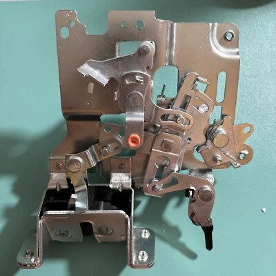 Conjunto de pestillo de puerta trasero plateado para Chevy Express 1500 1996-2014 Foto 1 de 4