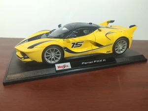 1:18 Maisto gelb und schwarz Ferrari FXX K - Bild 1 von 9