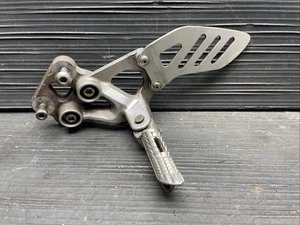 Soporte de clavija delantera izquierda Suzuki GSXR600 2006 #111125 - Imagen 1 de 7