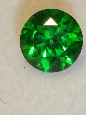 FIRTST COLOUR  DEMANTOID GARNET   NAURAL UNHEATED URAL BOBROVKA 4.3mm, 0.45ct - Image 1 of 4