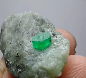 Muestra de cristal esmeralda de 15,70 gramos de Swat Pakistán - Imagen 1 de 21