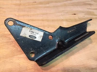 Ford Granada Mercury Monarch 1977 78 nos 302 V8 soporte de aire acondicionado D7DZ-2882-B Foto 1 de 2