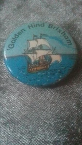 Insignia vintage de Brixham - Imagen 1 de 2