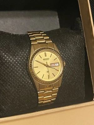 RARE 1980s SEIKO SGP. GOLD PLATED Day-Date SQ 24MM Ladies Watch NOS NEW BATTERY - Image 1 of 4