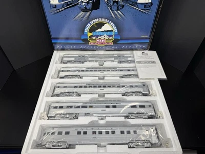 Juego de 5 vagones de pasajeros aerodinámicos MTH 20-80006G DAP Santa Fe SF 70' NUEVO EN CAJA Foto 1 de 4