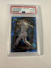 2023 Panini NSCC VIP Gold Blue Sparkle Prizm 52 Chipper Jones /149 PSA 10 Braves
