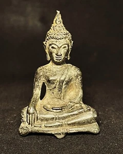 OLD THAI AMULET BUDDHA, PHRA CHIANG SAEN ( Sing 3 ) Goodness and Success - Picture 1 of 7