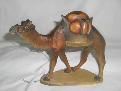 Oberammergau Krippenfigur "Kamel" auf Holzsockel, geschnitzt, koloriert, 15 cm - Bild 1 von 2