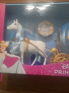 Mattel HYM33 Princesa Disney Tamaño Muñeca Cenicienta Carruaje Caballo + Cenicienta! - Imagen 1 de 10