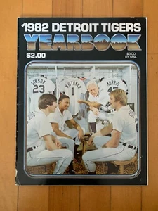 1982 Detroit Tigers Yearbook - RARE & VINTAGE MLB Souvenir - Picture 1 of 2