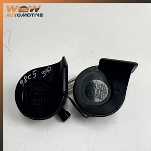 97-04 CHEVROLET CORVETTE C5 LOW AND HIGH TONE HORN PAIR SET W/ BRACKET OEM - Picture 1 of 9