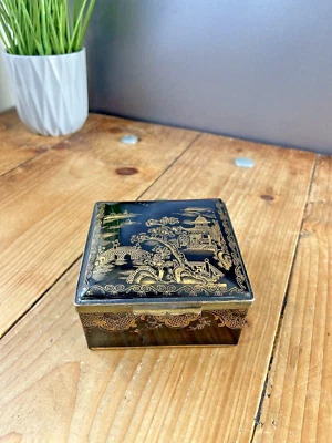 ANTIQUE PORCELAIN BLACK & GOLD CHINOISERIE ORIENTAL HINGED LID BOX THOMAS GOODE - image 1 of 4