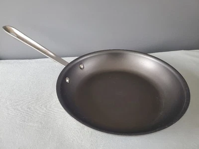 Padella antiaderente in acciaio inox lucido D5 10 pollici interamente rivestita - Immagine 1 di 4