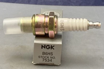New Genuine NGK B6HS 7534 Spark Plug - Image 1 of 2