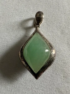 Vintage Sterling Silber Anhänger mit einem grün lila Jadeit Stein - Bild 1 von 4