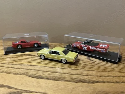 LOTE DE 3 COCHES ESCALA 1:43. Chevy Impalla 1959 - Dodge Viper 1998 - Pontiac GTO 1965 Foto 1 de 4